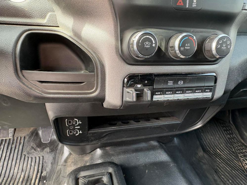 "Almost New" 2024 Dodge Ram 4x4 Crew Cab 5500 Knapheide KUV Service Truck