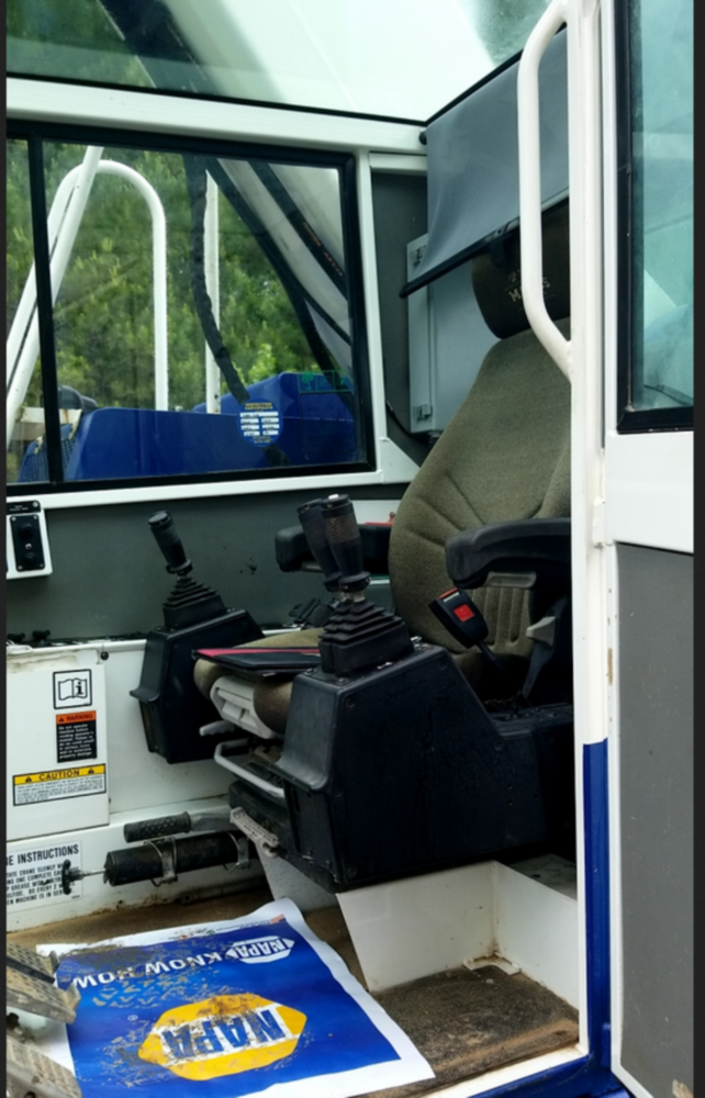 2015 Tadano Mantis 6010 Crawler Crane