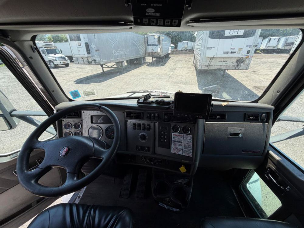 2016 Kenworth T-300 Tandem Axle Reefer Truck