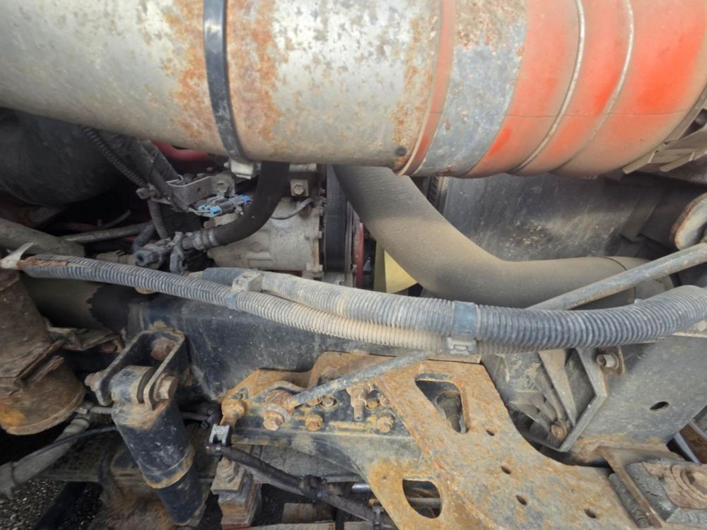 2015 Ford F-750 4x2 Elliott L-60R "Rail Gear Equipped" Aerial Truck