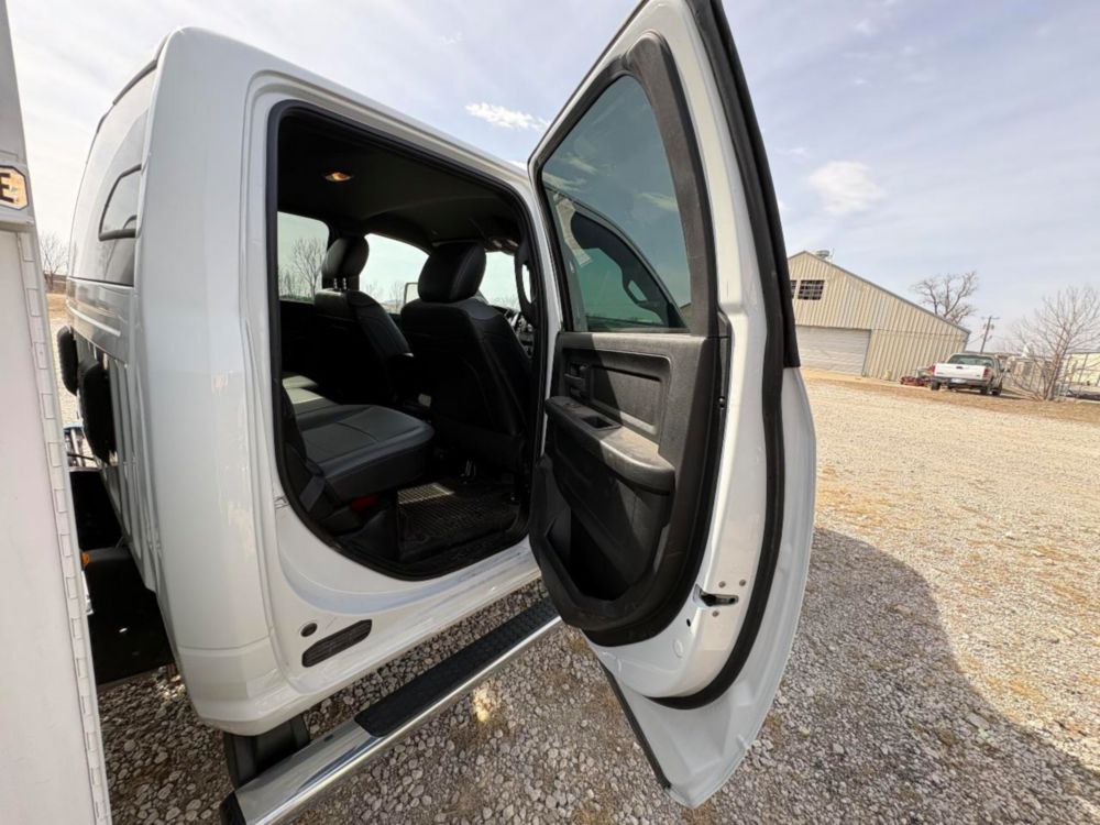 "Almost New" 2024 Dodge Ram 4x4 Crew Cab 5500 Knapheide KUV Service Truck