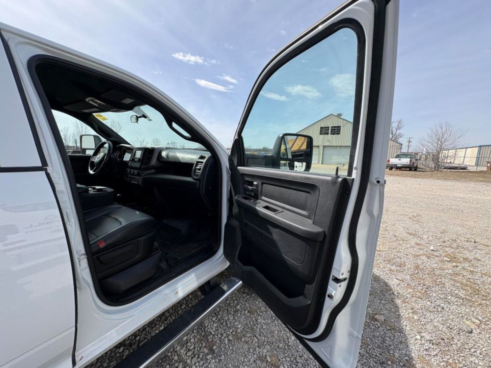 "Almost New" 2024 Dodge Ram 4x4 Crew Cab 5500 Knapheide KUV Service Truck