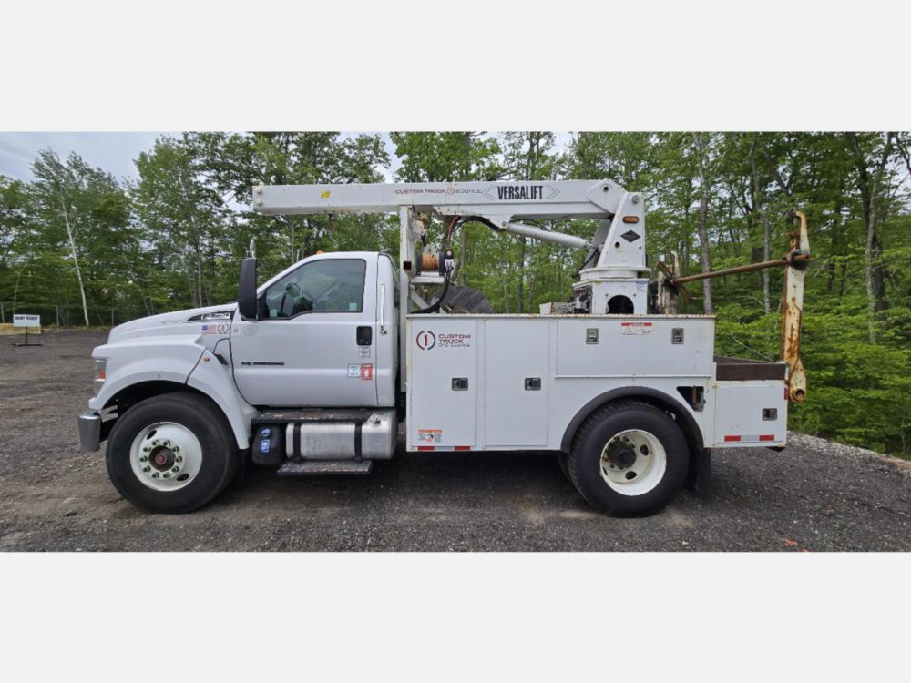 2018 Ford F-750 4x2 Versalift VTP-40-NE Cable Placer Truck