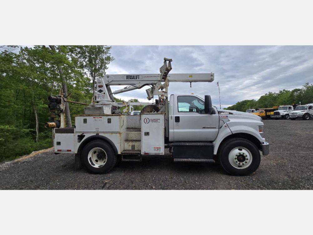 2018 Ford F-750 4x2 Versalift VTP-40-NE Cable Placer Truck