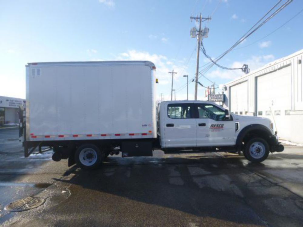 Medium-Duty 19,500 lbs Hi-Rail Welder Truck