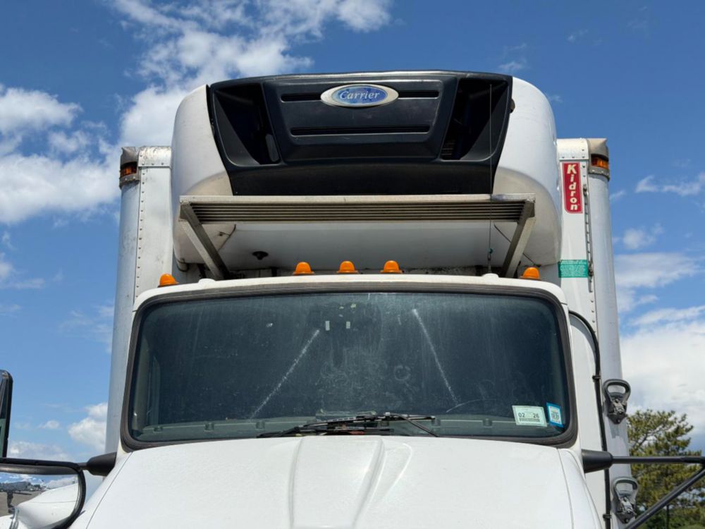 2016 Kenworth T-300 Tandem Axle Reefer Truck