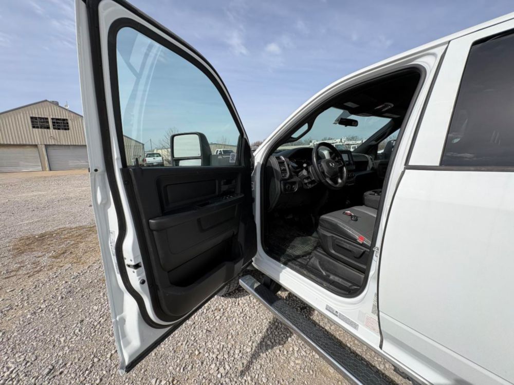 "Almost New" 2024 Dodge Ram 4x4 Crew Cab 5500 Knapheide KUV Service Truck