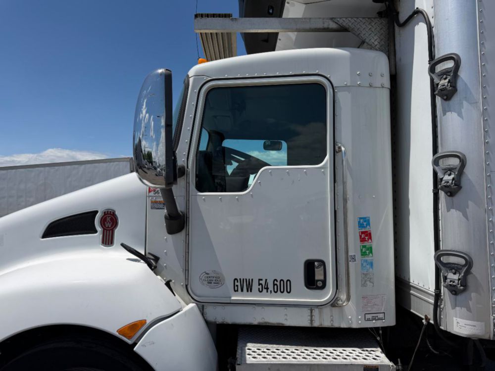 2016 Kenworth T-300 Tandem Axle Reefer Truck