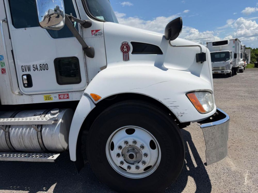 2016 Kenworth T-300 Tandem Axle Reefer Truck
