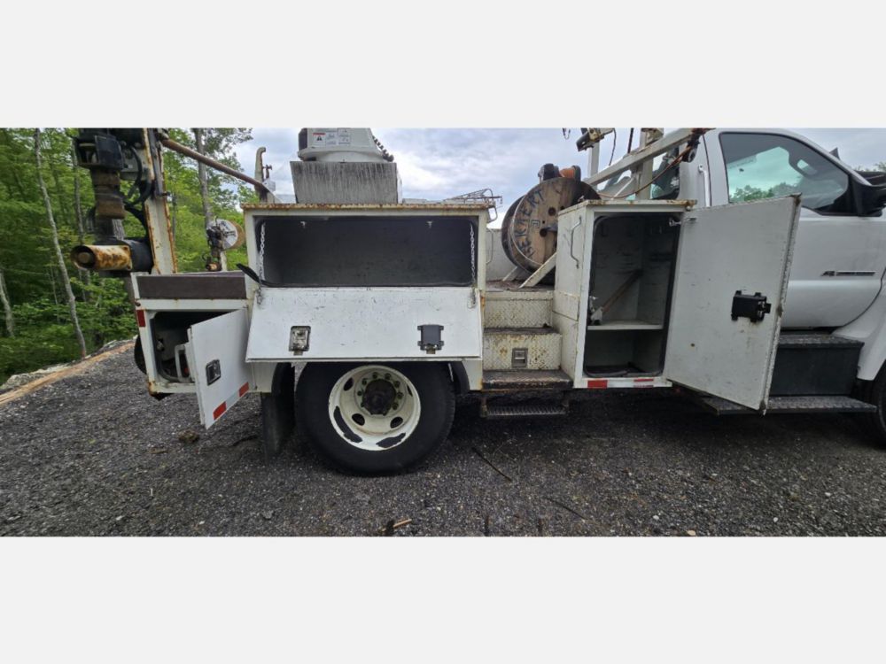2018 Ford F-750 4x2 Versalift VTP-40-NE Cable Placer Truck