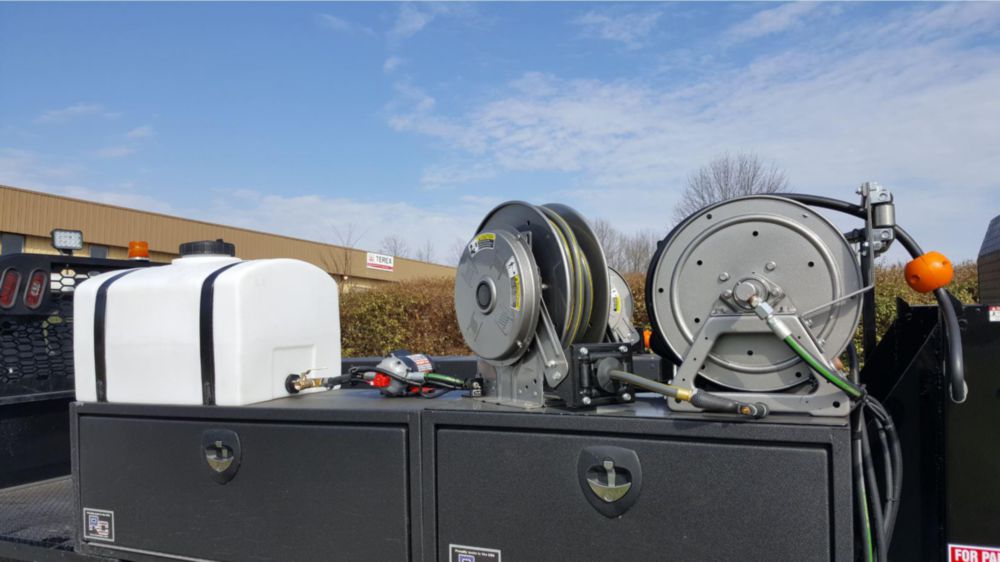 Medium-Duty 19,500 lbs Hi-Rail Welder Truck