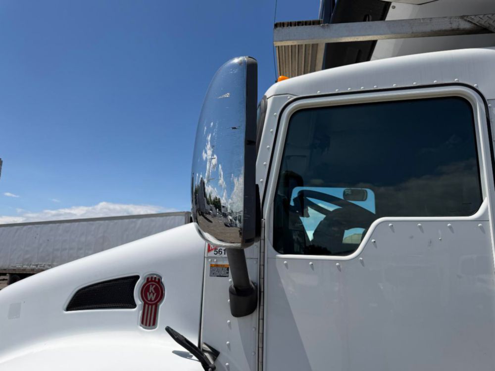 2016 Kenworth T-300 Tandem Axle Reefer Truck