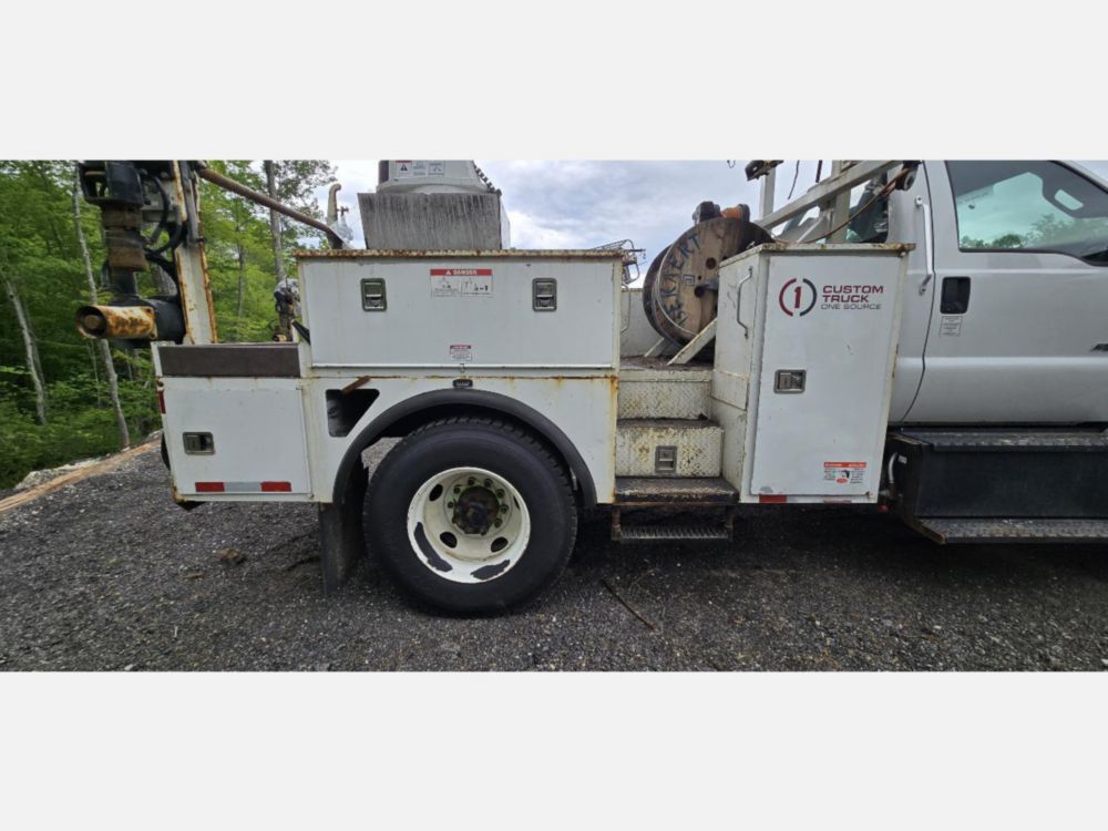 2018 Ford F-750 4x2 Versalift VTP-40-NE Cable Placer Truck