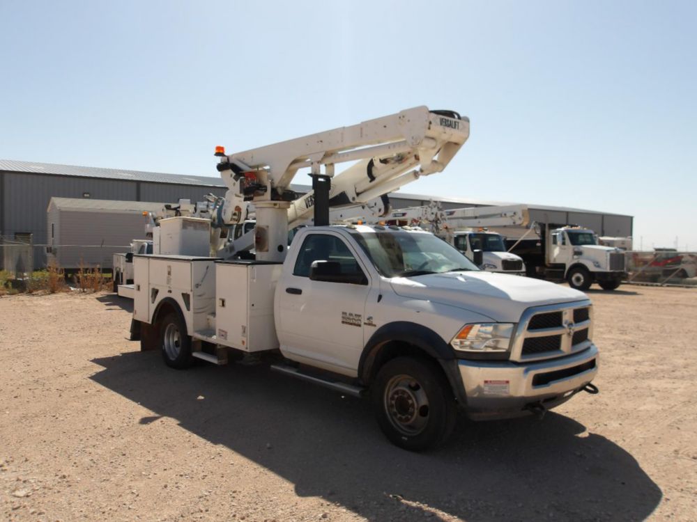 2017 Dodge Ram 5500 4x4 Versalift VST-47-I Material Handler Bucket Truck