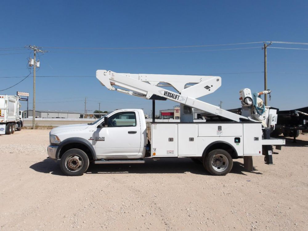 2017 Dodge Ram 5500 4x4 Versalift VST-47-I Material Handler Bucket Truck