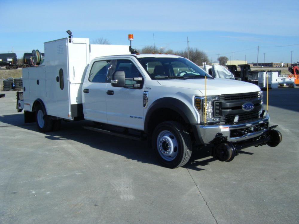 Medium-Duty Non Insulated Telescopic Articulating 16,001 lbs Hi-Rail Welder Truck