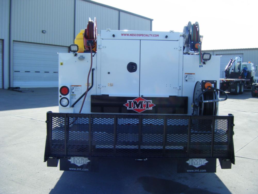 Medium-Duty Non Insulated Telescopic Articulating 16,001 lbs Hi-Rail Welder Truck