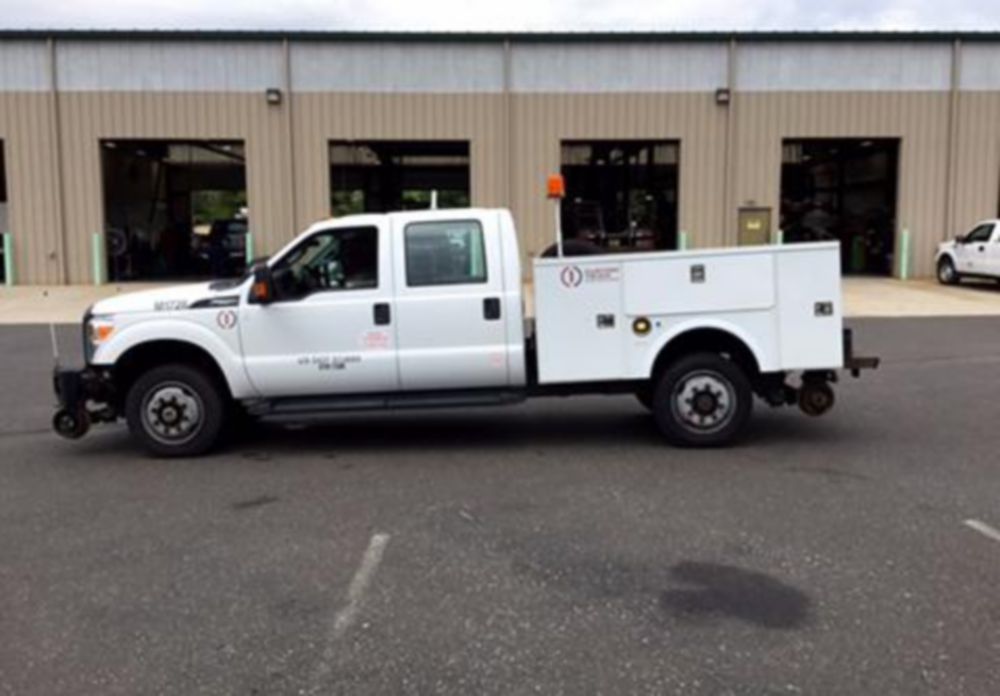 8 ft Light-Duty Service Body Crew Cab Hi-Rail Service Truck