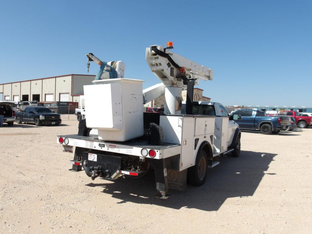 2017 Dodge Ram 5500 4x4 Versalift VST-47-I Material Handler Bucket Truck