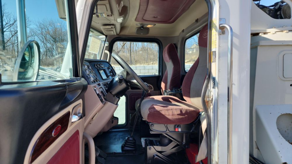 2014 Peterbilt 365 6x4 National 995H Boom Truck