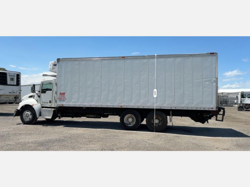 2016 Kenworth T-300 Tandem Axle Reefer Truck