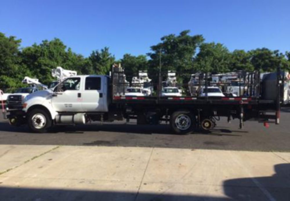 Crew Cab 38,000 lbs Hi-Rail Scissor Lift