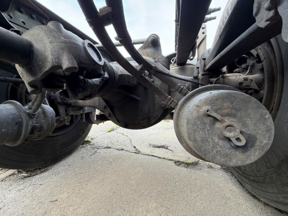 2015 Volvo VNL64T Tandem Axle Day Cab