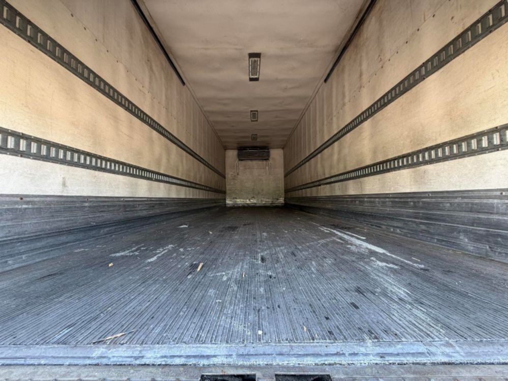 2016 Kenworth T-300 Tandem Axle Reefer Truck