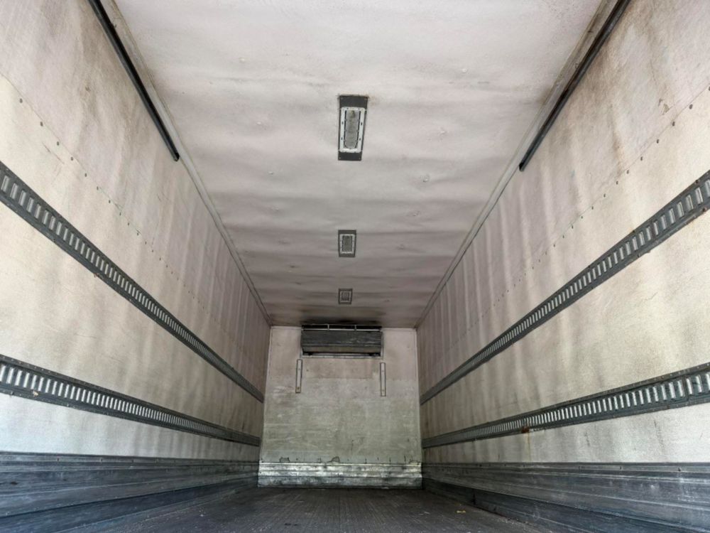 2016 Kenworth T-300 Tandem Axle Reefer Truck