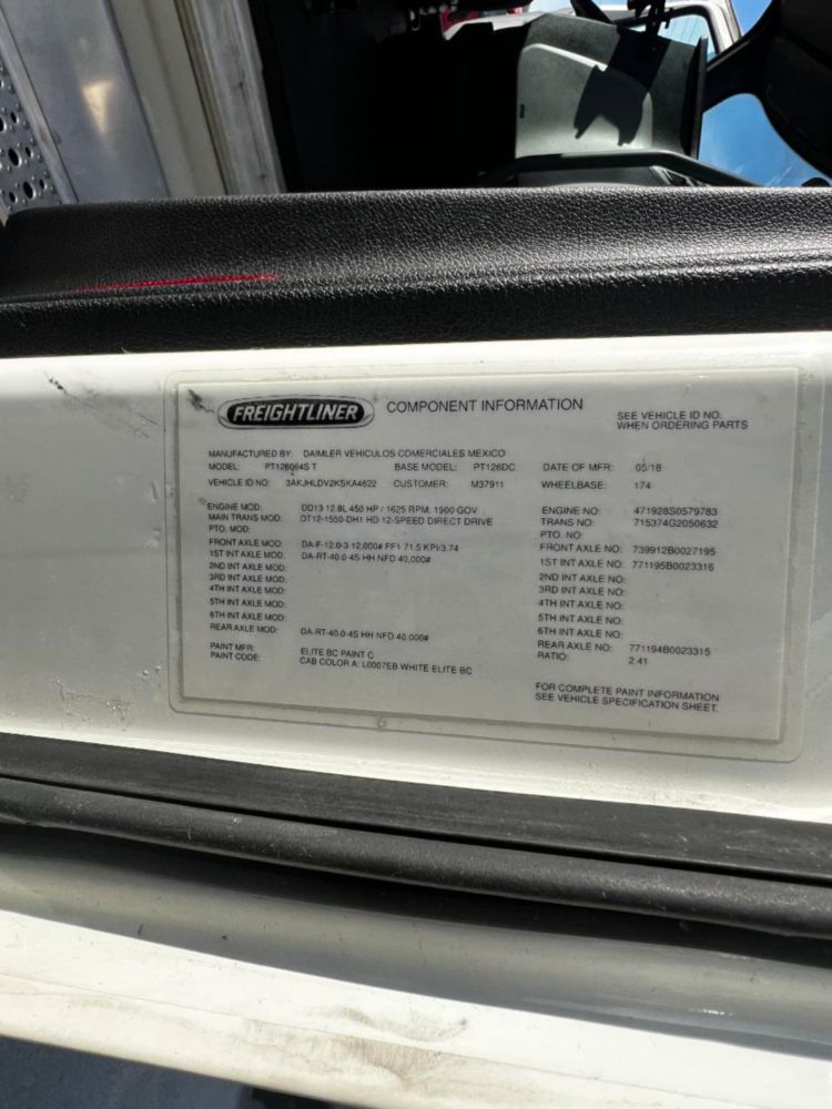 2019 Freightliner Cascadia Tandem Day Cab Tractor
