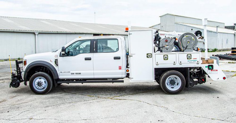 Light-Duty 11,500 ft-lb Telescopic 16,001 lbs Hi-Rail Section Truck