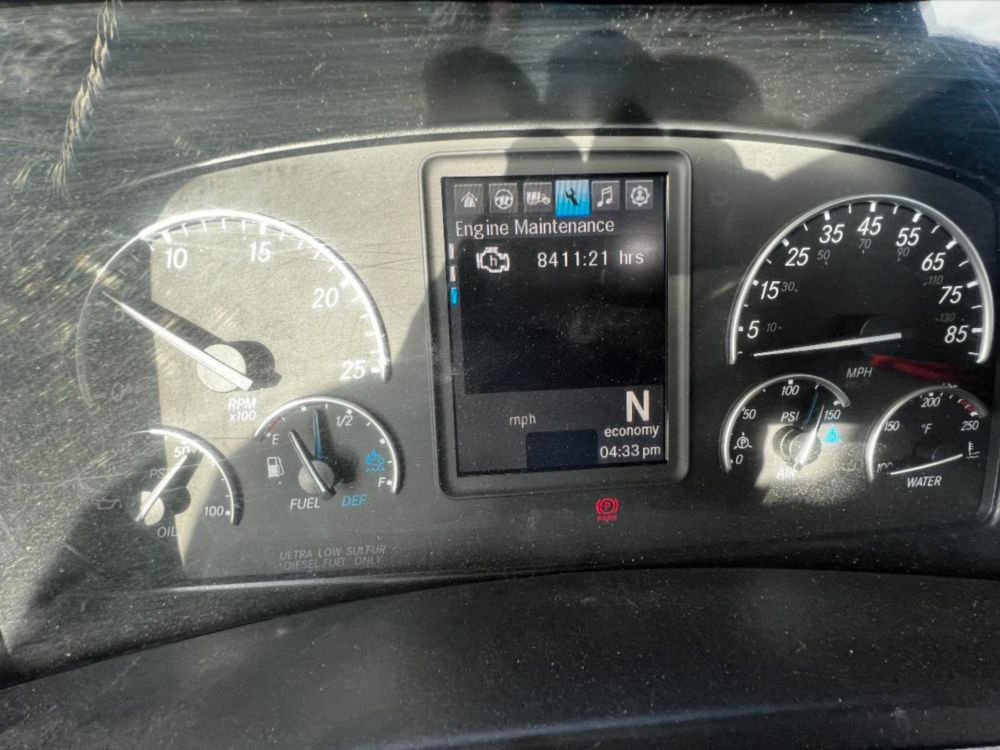 2019 Freightliner Cascadia Tandem Day Cab Tractor