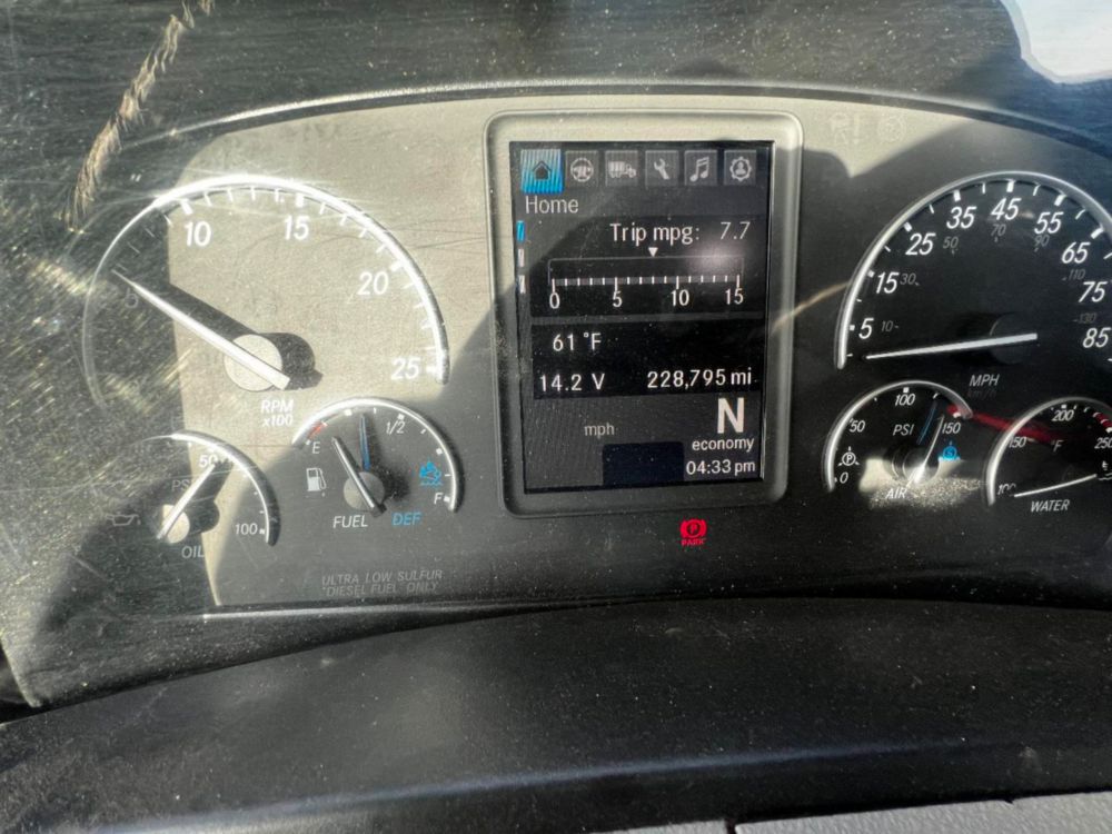 2019 Freightliner Cascadia Tandem Day Cab Tractor