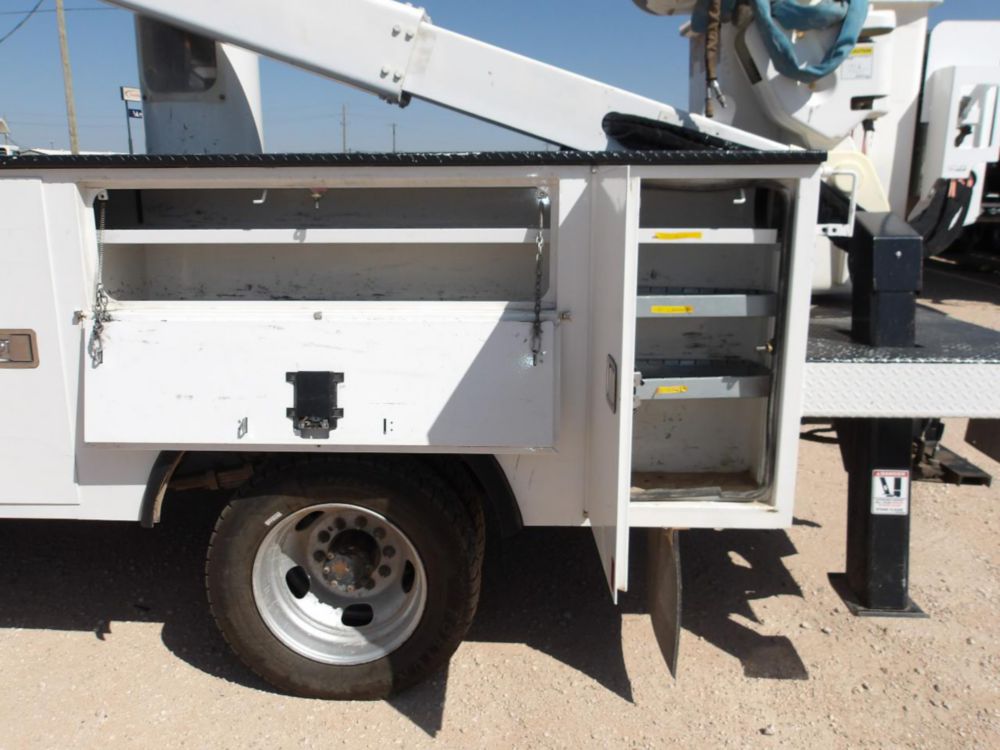 2017 Dodge Ram 5500 4x4 Versalift VST-47-I Material Handler Bucket Truck