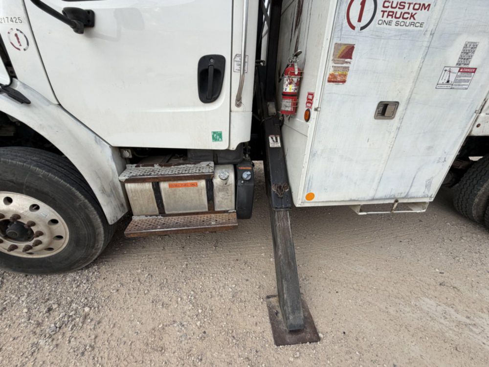 2017 Freightliner M2 Terex Commander 4047 Digger Derrick Truck