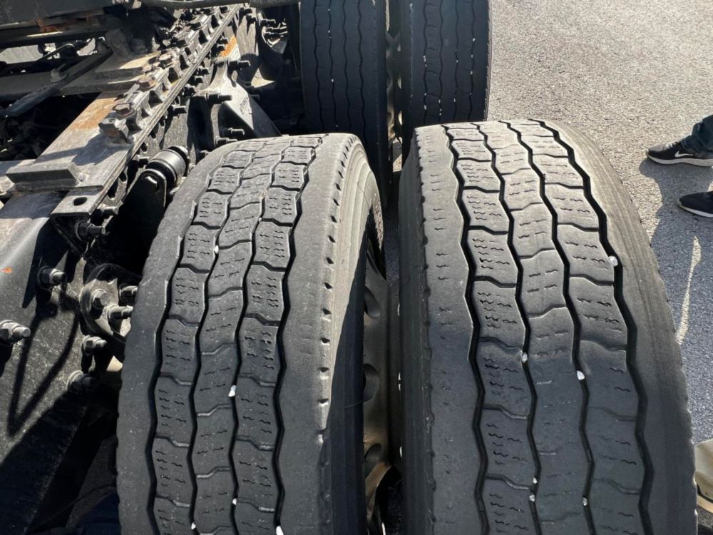 2019 Freightliner Cascadia Tandem Day Cab Tractor