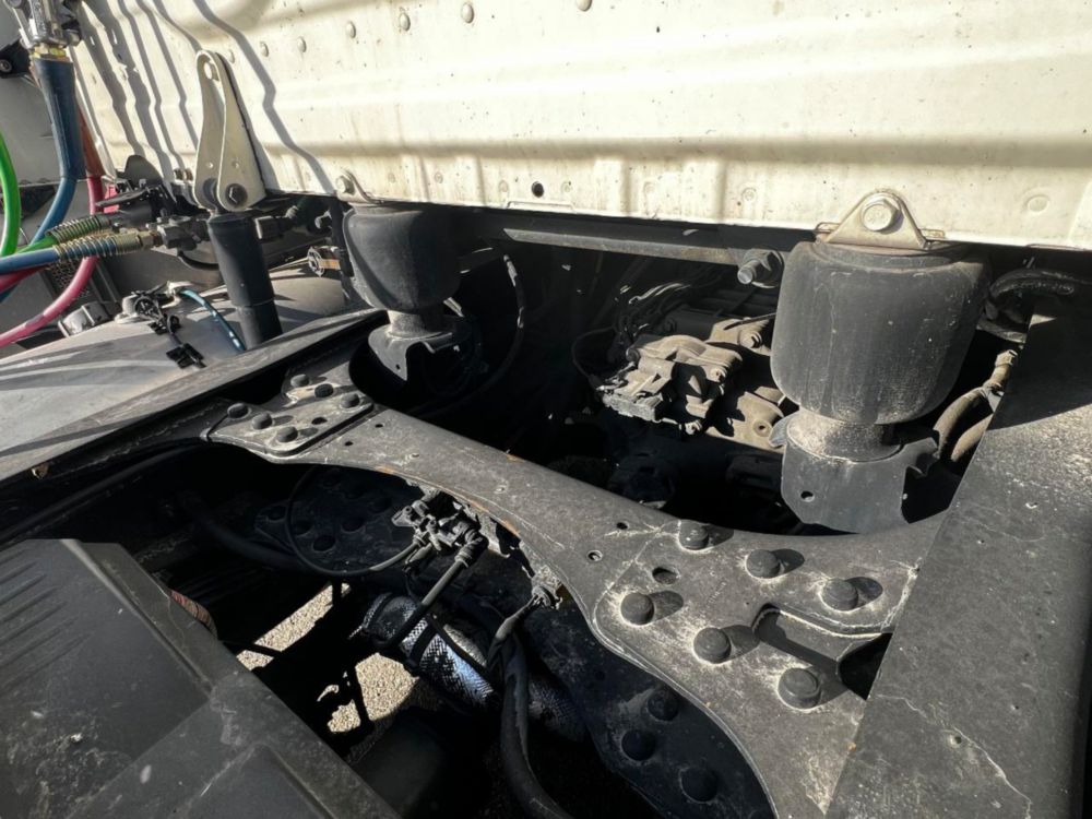 2019 Freightliner Cascadia Tandem Day Cab Tractor