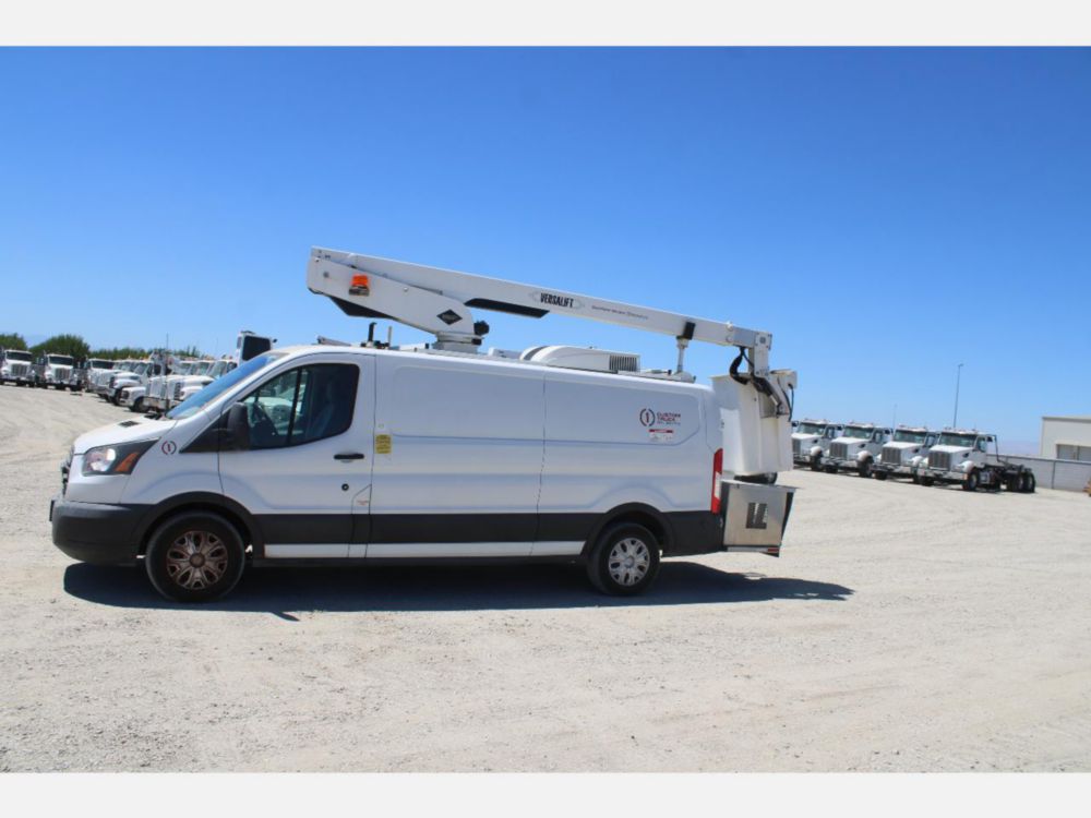 2019 Ford T-350 Versalift Vantel-29-NE Bucket Truck