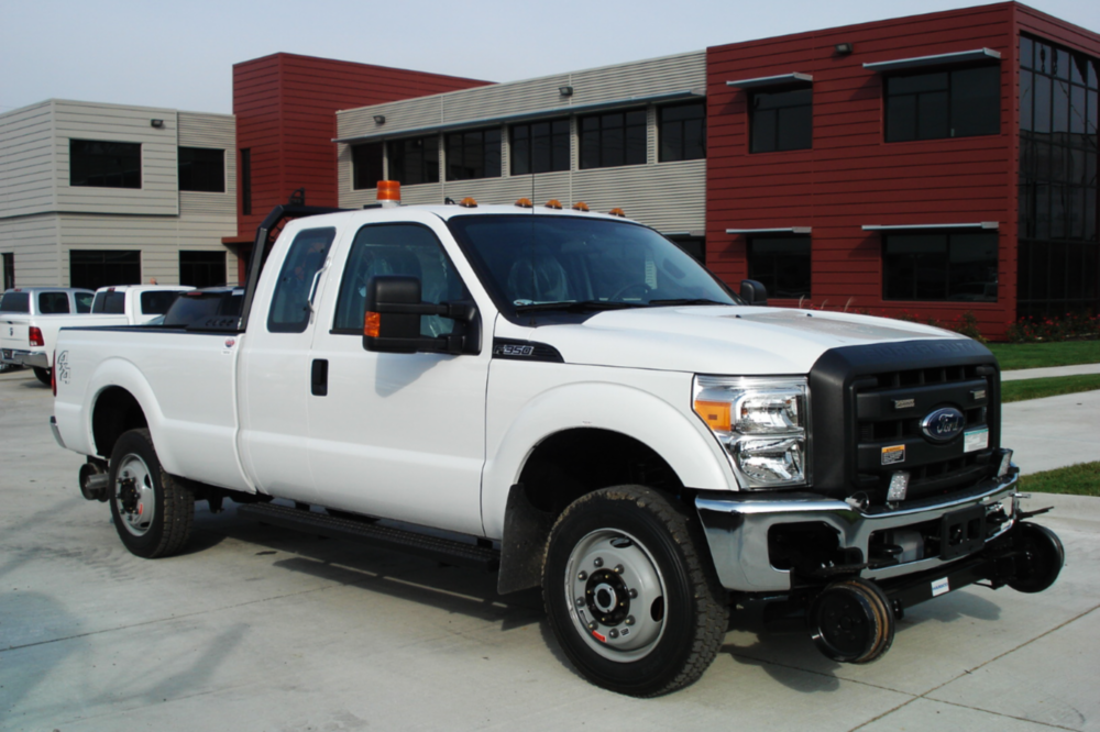 1 Ton Extended Cab AWD Gas Hi-Rail Pickup Truck