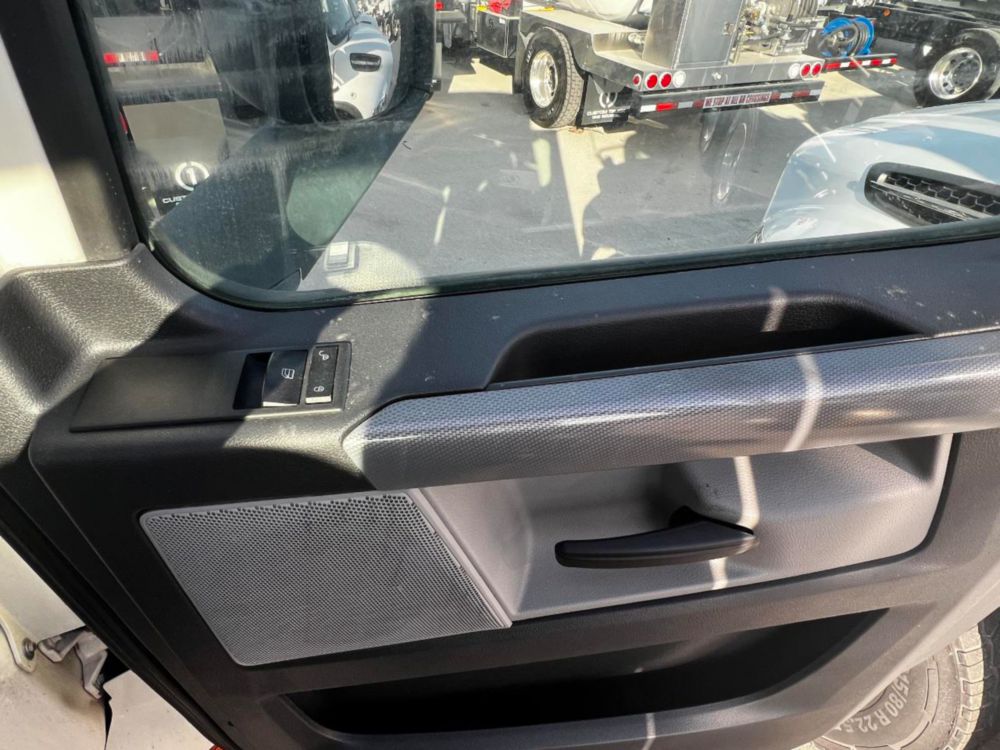 2019 Freightliner Cascadia Tandem Day Cab Tractor