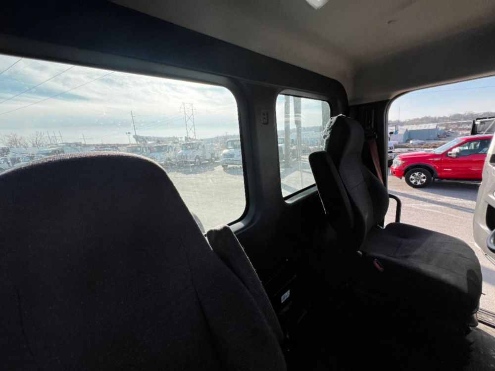 2019 Freightliner Cascadia Tandem Day Cab Tractor