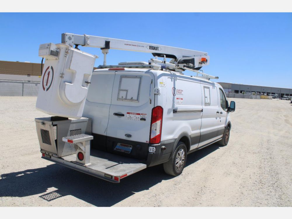 2019 Ford T-350 Versalift Vantel-29-NE Bucket Truck