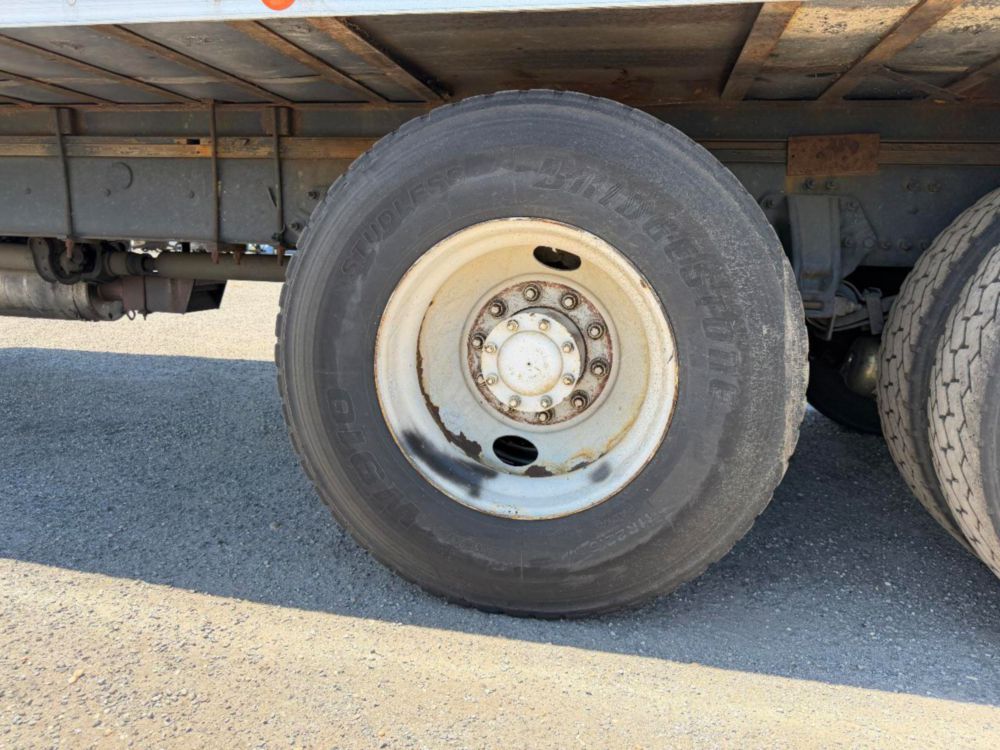 2016 Kenworth T-300 Tandem Axle Reefer Truck