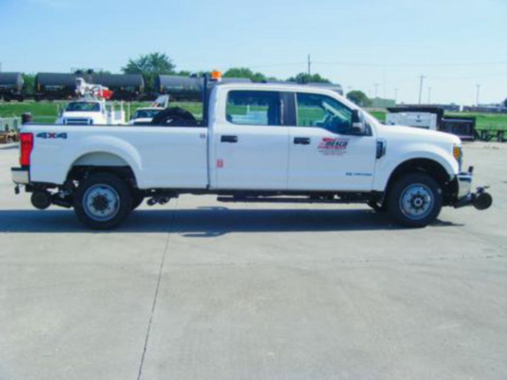 1 Ton Crew Cab AWD Diesel Hi-Rail Pickup Truck