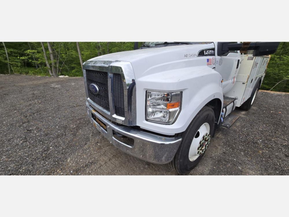 2018 Ford F-750 4x2 Versalift VTP-40-NE Cable Placer Truck