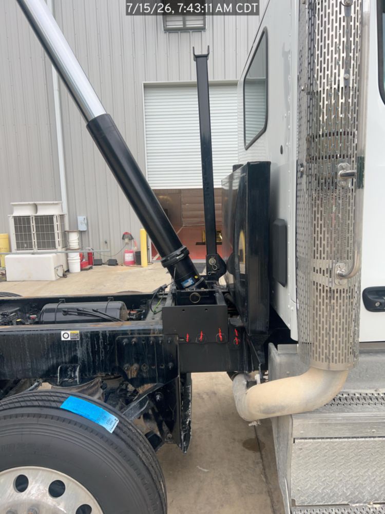 2026 Peterbilt 567 10x4 18' Load King Dump Truck