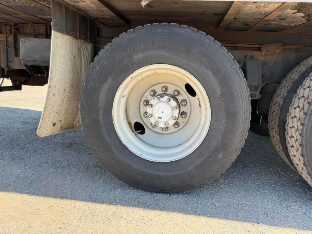 2016 Kenworth T-300 Tandem Axle Reefer Truck
