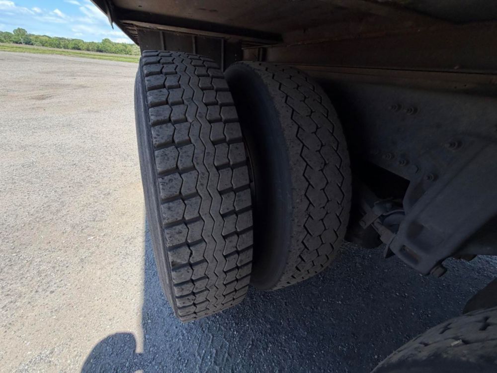 2016 Kenworth T-300 Tandem Axle Reefer Truck