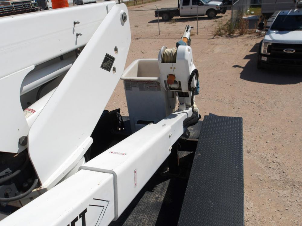 2017 Dodge Ram 5500 4x4 Versalift VST-47-I Material Handler Bucket Truck