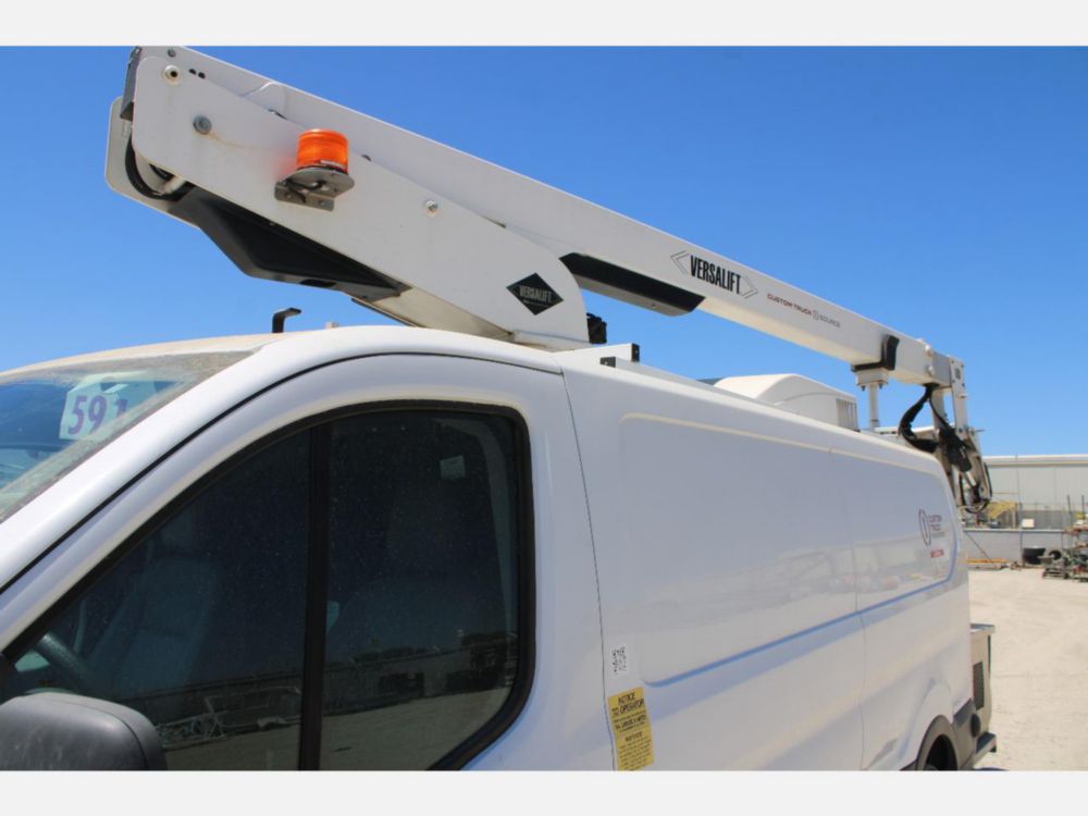 2019 Ford T-350 Versalift Vantel-29-NE Bucket Truck
